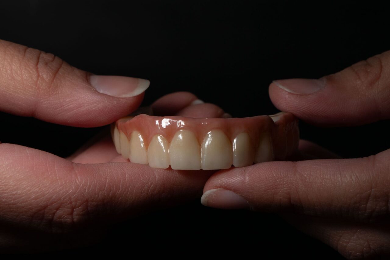 Prótesis Dentales 2 https://checkdent.cl/wp-content/uploads/2024/06/Protesis-Dentales-2-1280x853.jpg
